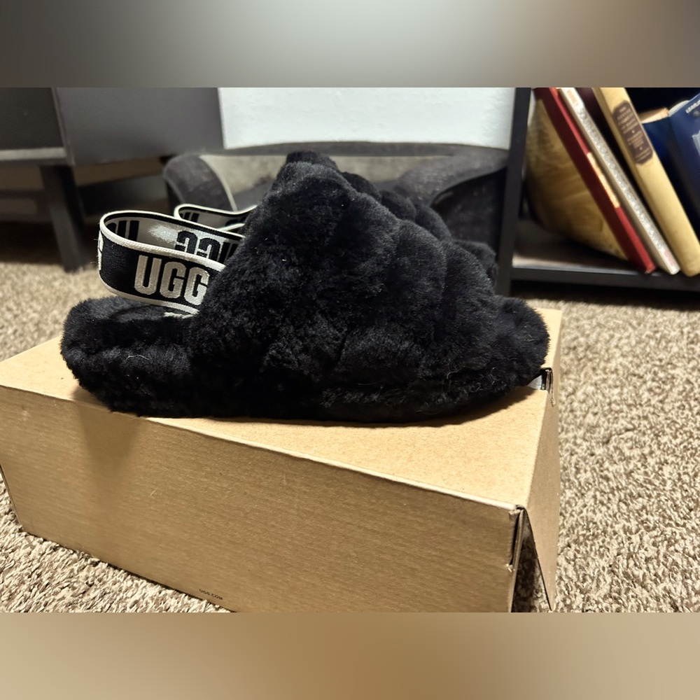 Ugg fluff yeah slides